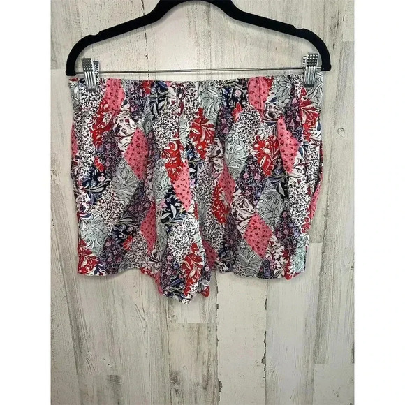 Ann Taylor Loft Women's Pleated Pull-On Shorts Patchwork Bloom Size S - Picture 4 of 7
